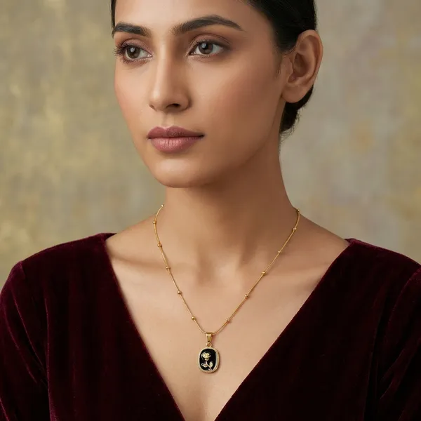 Golden_Royal_Rose_Necklace_For_Women_And_Girls