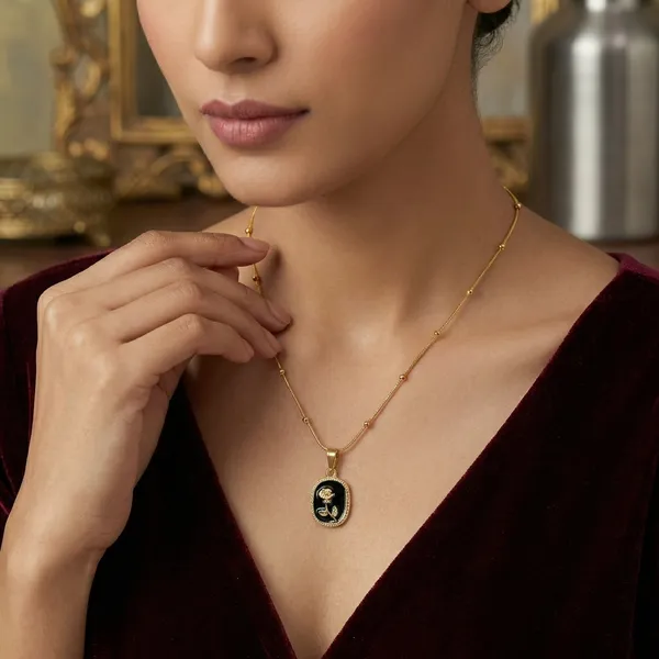Golden_Royal_Rose_Necklace_For_Women_And_Girls
