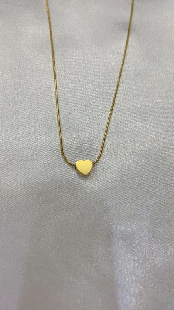 Golden_Tiny_Love_Pendant_Necklace_For_Women_And_Girls