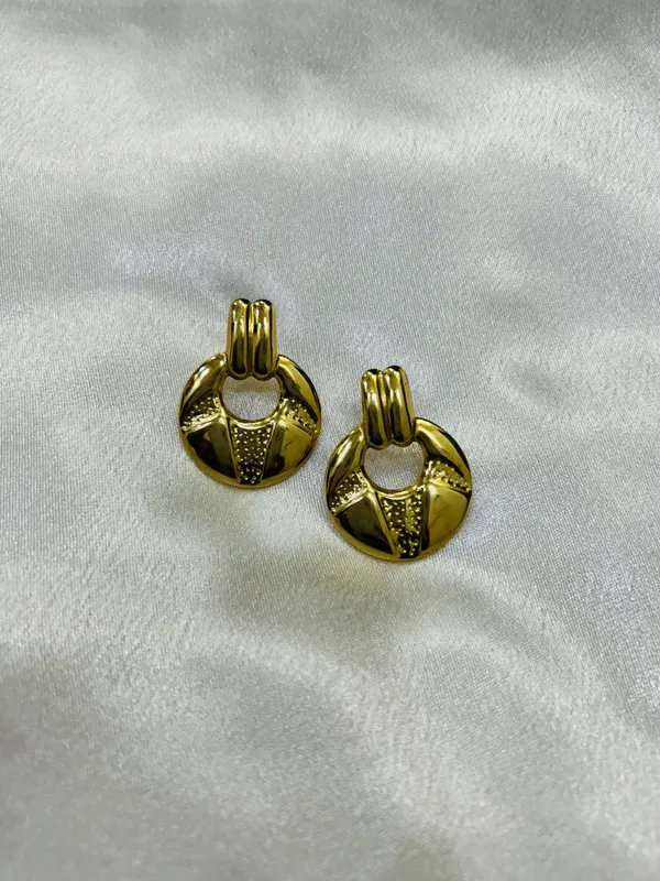 Golden_Bold_Luxe_Hoop_Stud_Earring_For_Women_And_Girls_|_Pack_Of_2