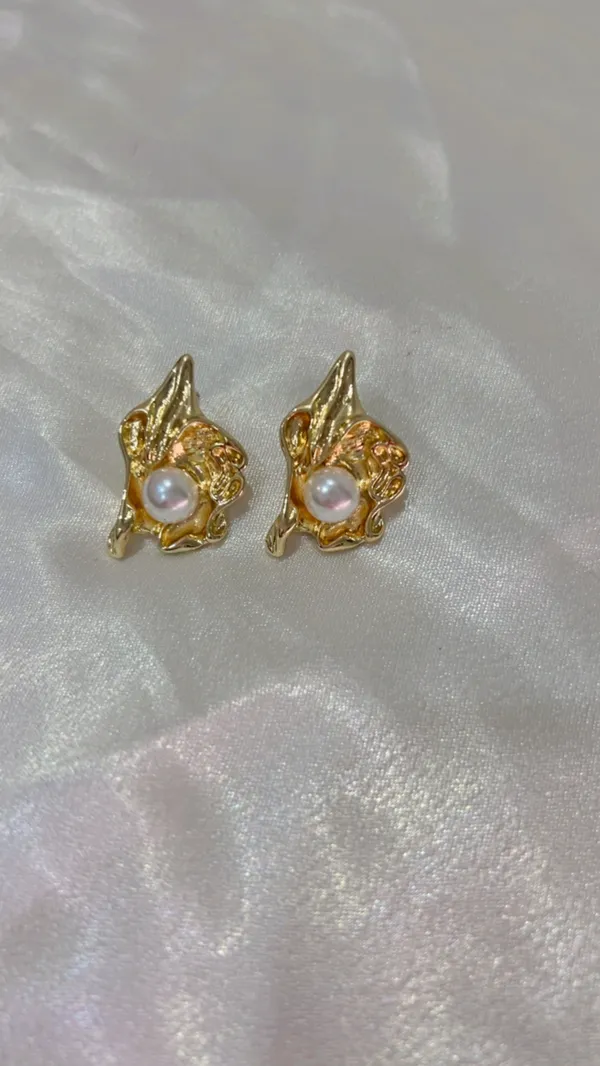 Golden_Pearl_Wave_Stud_Earring_For_Women_And_Girls_|_Pack_Of_2
