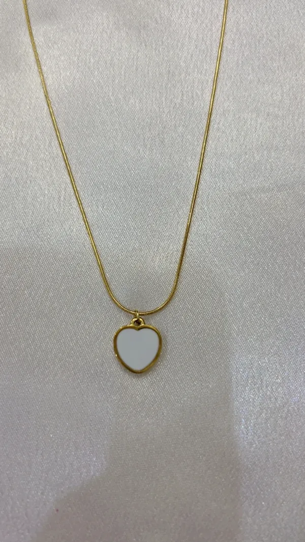 Golden_Ivory_Heart_Necklace_For_Women_And_Girls