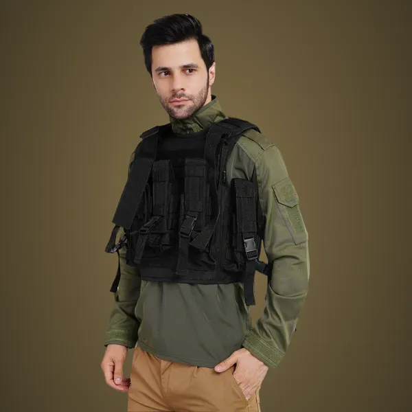 Black_Tactical_Vest_Pouch_With_Bulletproof_Jacket_Cover_Durable_And_Protective
