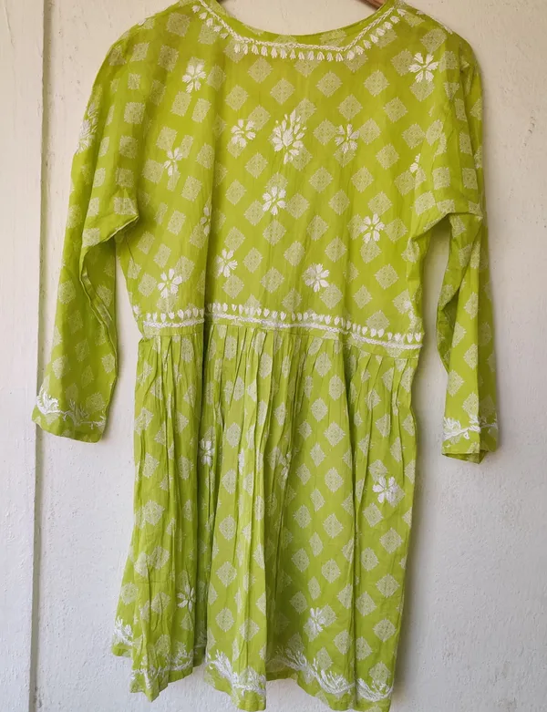 Green_Mulmul_Cotton_Chikankari_Short_Kurti