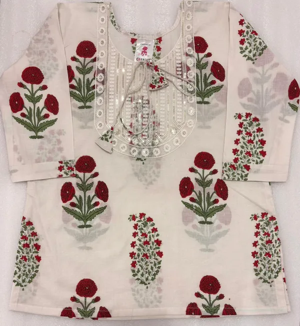 Pack_Of_2_-_White_Cotton_Kurti_And_Black_(Floral)_Cotton_Kurti_For_Women