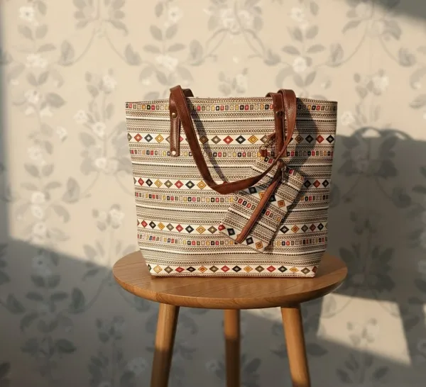Classic_women_Handbag