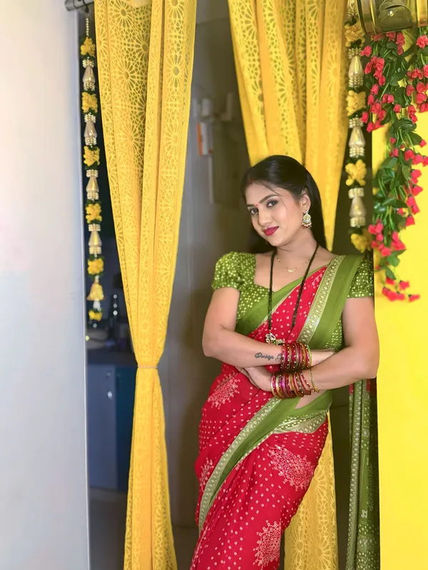 Dall_moss_With_Foil_Designer_Sarees_Tranding_sarees_mahendi_Pink_Combination_