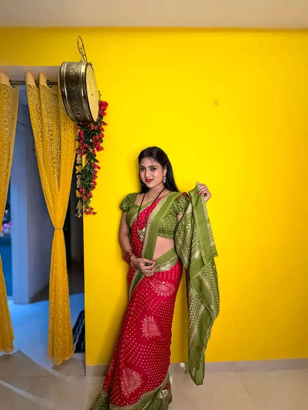 Dall_moss_With_Foil_Designer_Sarees_Tranding_sarees_mahendi_Pink_Combination_