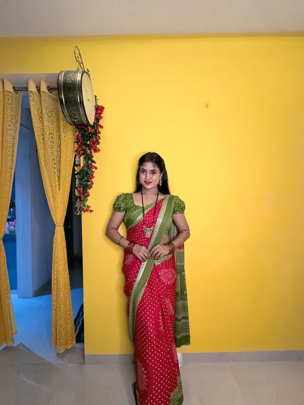 Dall_moss_With_Foil_Designer_Sarees_Tranding_sarees_mahendi_Pink_Combination_