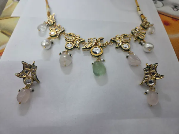 Gold_Tone_Stone_Embellished_Necklace_Set_For_Women