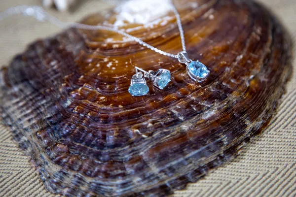 Aquamarine_Earring_And_Pendant_Set