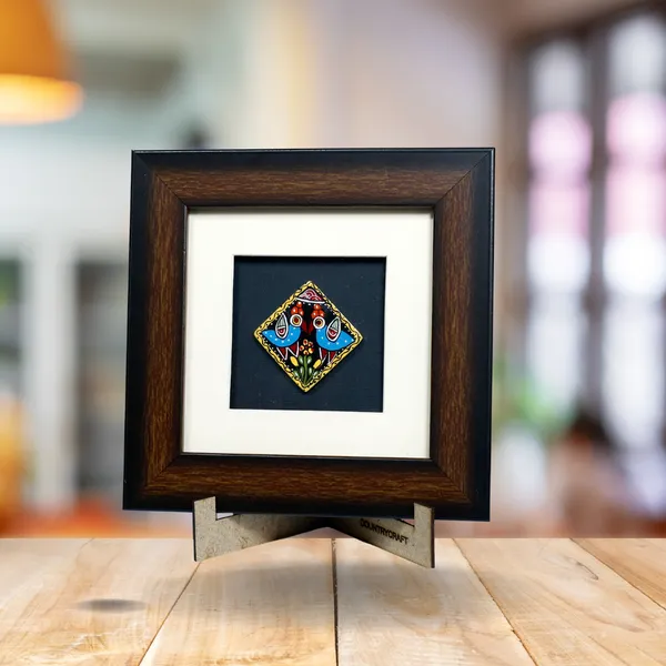 Tikuli_Bird_Frame