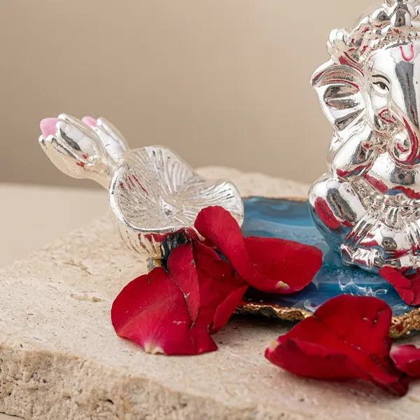 Dhyan_Ganesha_Silver_And_Red_Decorative_Idol