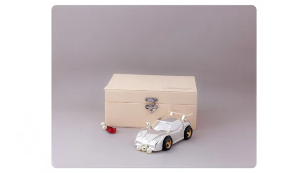 Disney_Wedding_Dream_Tomica_Jewelry_Box_With_White_Car