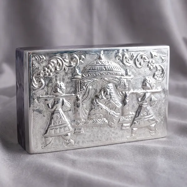Auriesta_Silver_Dolly_Box_-_Embossed_Metal_Storage_Box