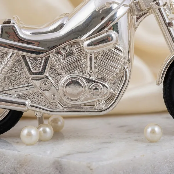Decorative_Glass_Motorcycle_Figurine_-_Silver_Finish