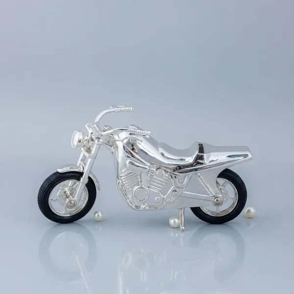 Decorative_Glass_Motorcycle_Figurine_-_Silver_Finish