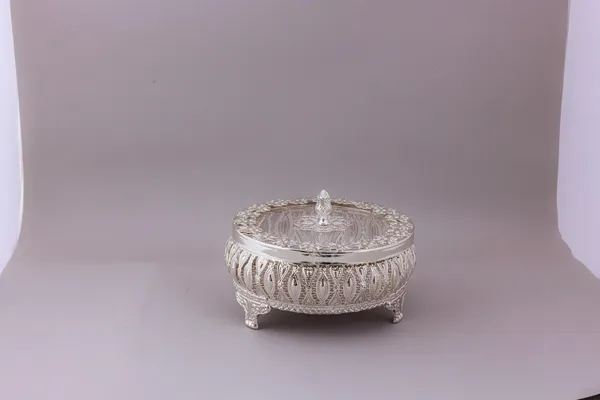Antique_Silver-Tone_Decorative_Jewelry_Box_With_Intricate_Filigree_Design
