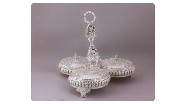 Elegant_Silver-Plated_Triple_Compartment_Serving_Tray_With_Handle