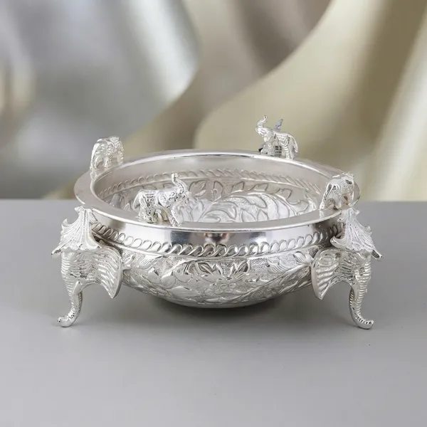 Elephant_Bowl_-_Silver-Toned_Decorative_Serving_Bowl_With_Elephant_Figurines