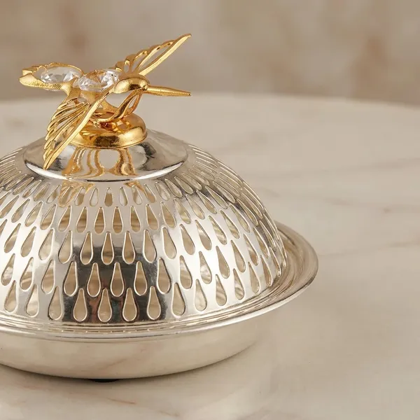 Silver-Tone_Domed_Jar_With_Golden_Bee_Accent