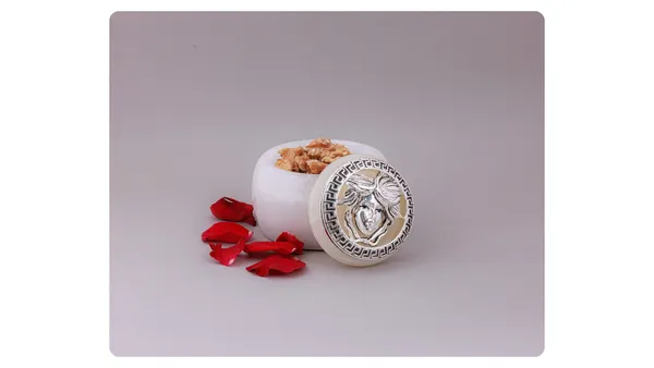 Decorative_Sacred_Heart_Trinket_Box_With_Aromatics