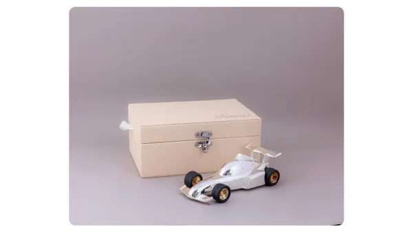 Formula_1_Racing_Car_Collectible_Model_With_Wooden_Storage_Box