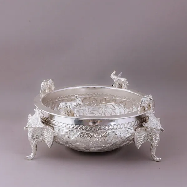 Decorative_Silver-Plated_Bowl_With_Animal_Figurine