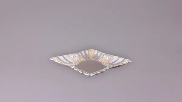 Decorative_Silver_Fluted_Tray_With_Gold_Accents