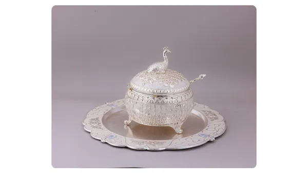 Elegant_Silver-Plated_Sugar_Pot_With_Decorative_Tray_And_Spoon
