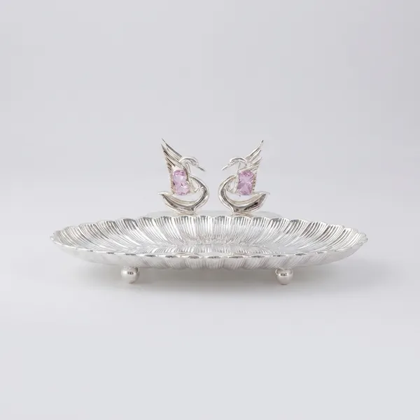 Elegant_Swan_Platter_With_Pink_Stone_Accents