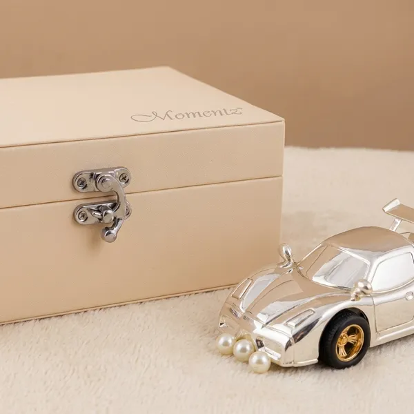 Disney_Wedding_Dream_Tomica_Jewelry_Box_With_White_Car