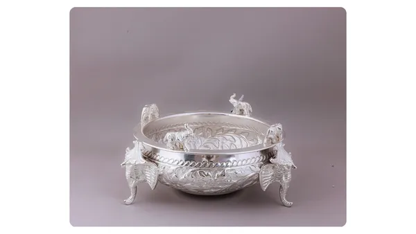 Decorative_Silver-Plated_Bowl_With_Animal_Figurine
