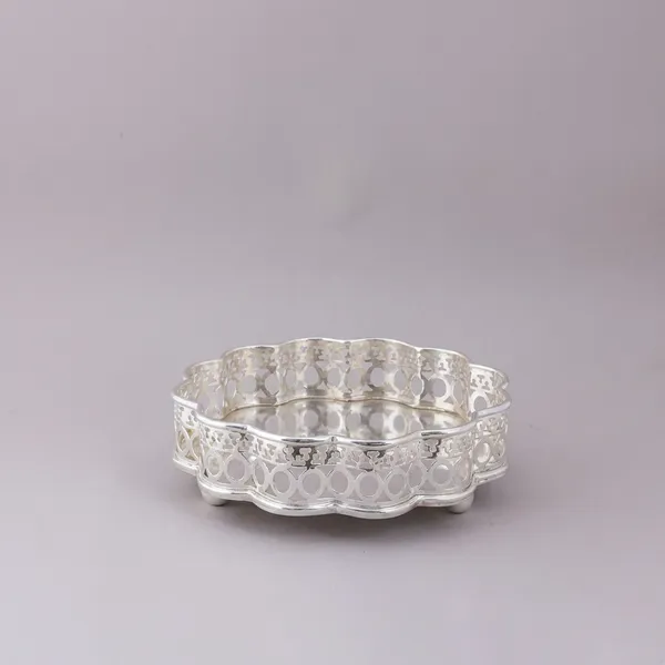 Wavy_Cut_Design_Decorative_Metal_Tray