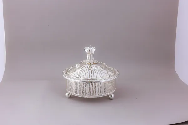 Decorative_Silver-Toned_Trinket_Box_With_Lid