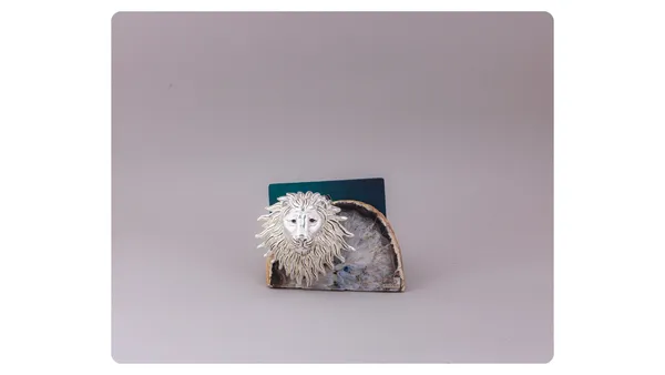 Handcrafted_Ceramic_Hedgehog_Decorative_Art_Piece