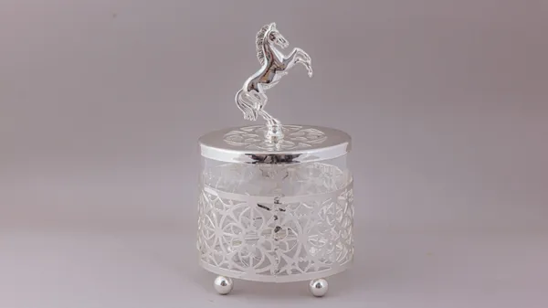 Decorative_Silver-Plated_Horse_Figurine_Storage_Box_With_Intricate_Cutwork_Design
