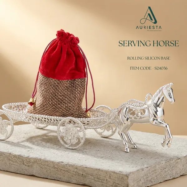 Auriesta_Silver-Toned_Decorative_Horse_Carriage_Figurine_With_Red_Velvet_Pouch
