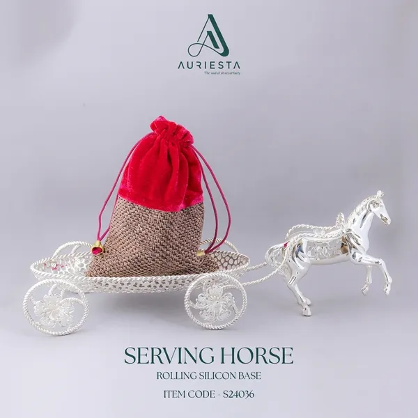 Auriesta_Silver-Toned_Decorative_Horse_Carriage_Figurine_With_Red_Velvet_Pouch