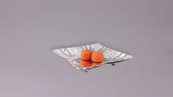 Silver_Decorative_Serving_Tray_With_Orange_Balls