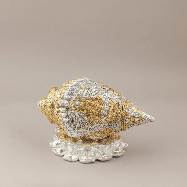 Decorative_Golden_Seashell_With_Pearl_And_Crystal_Embellishments