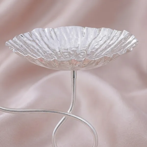 Elegant_Spiral_Jewelry_Stand_With_Rose_Quartz_Base