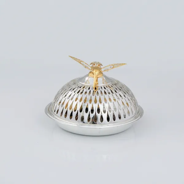 Stainless_Steel_Dome-Shaped_Strainer_With_Decorative_Bee_Finial