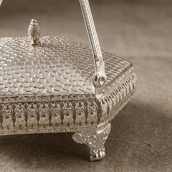 Hexagon_Dry_Fruit_Basket_With_Handle_And_Lid_-_Handcrafted_Silver-Toned_Metal_Basket