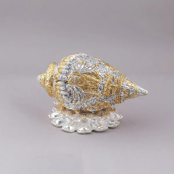 Vishnu_Shankh_(Dual_Tone)_-_Sacred_Conch_Shell_For_Pooja_And_Home_Decor