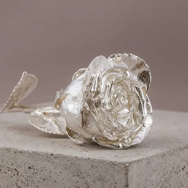 Handcrafted_Silver_Metallic_Decorative_Rose_-_Gift_Item