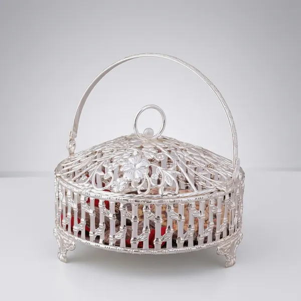 Decorative_Silver-Toned_Wire_Basket_With_Lid_And_Handle