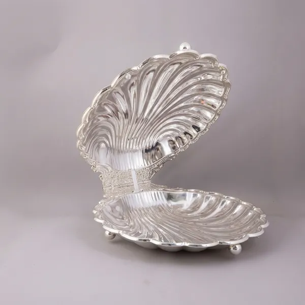 Auriesta_Shell-Shaped_Silver-Plated_Serving_Bowl_With_Lid