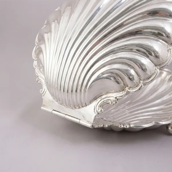 Auriesta_Shell-Shaped_Silver-Plated_Serving_Bowl_With_Lid