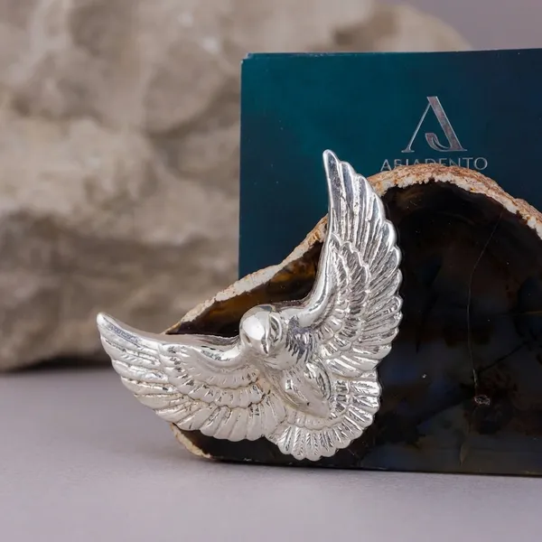 Decorative_Silver_Swan_Showpiece_With_Agate_Slice_Stand